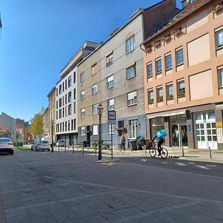 Apartment Elara ซาเกร็บ ภายนอก รูปภาพ